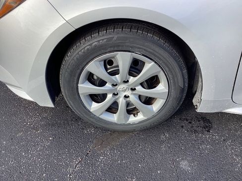 Used 2024 Toyota Corolla LE image 27