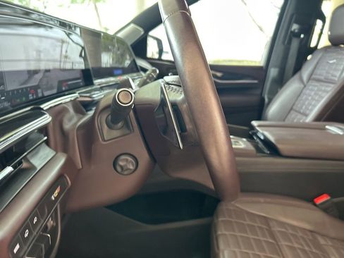Used 2024 Cadillac Escalade V AWD/4WD image 59