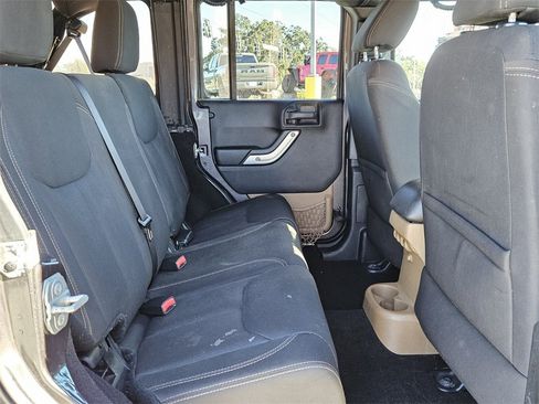 Used 2016 Jeep Wrangler Unlimited Sahara w/ Connectivity Group image 14