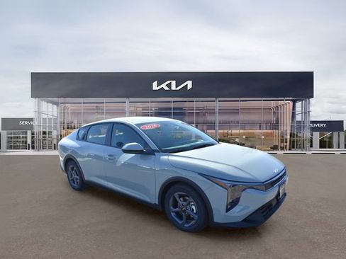 New 2026 Kia K4 FWD image 11