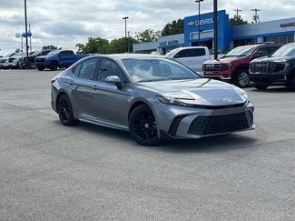 Used 2025 Toyota Camry SE FWD video 2