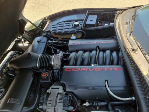 Used 2002 Chevrolet Corvette Convertible w/ Preferred Equipment Group2 RWD image 9