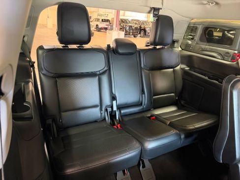 Used 2025 Ford Expedition Platinum AWD/4WD image 16