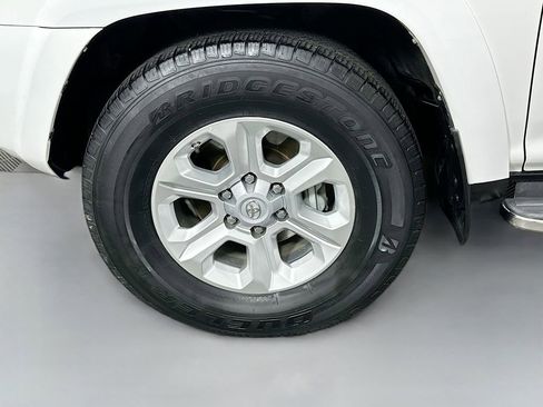 Used 2014 Toyota 4Runner SR5 image 31