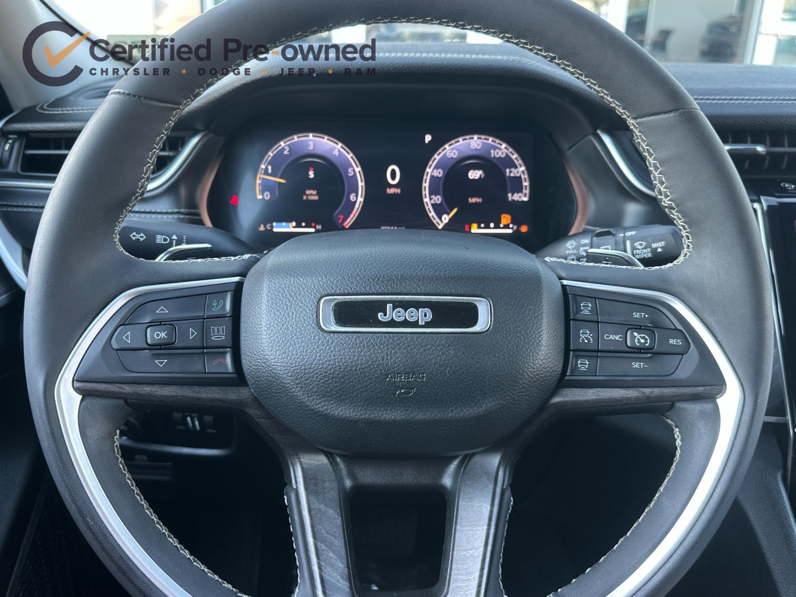 Used 2023 Jeep Grand Cherokee L Limited AWD/4WD image 25