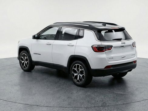 Used 2025 Jeep Compass Limited image 6