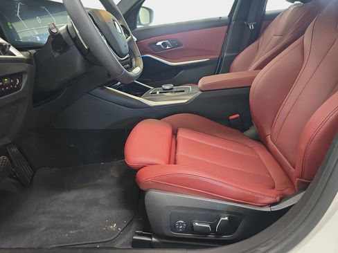 Used 2025 BMW 330i Sedan w/ Convenience Package image 27