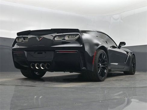 Used 2015 Chevrolet Corvette Z06 w/ 2LZ Preferred Equipment Group image 46