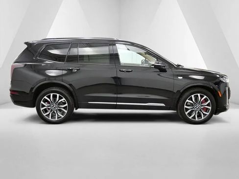 Used 2023 Cadillac XT6 Sport w/ Platinum Package image 8