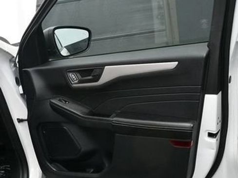 Used 2022 Ford Escape SE w/ Convenience Package AWD/4WD image 16