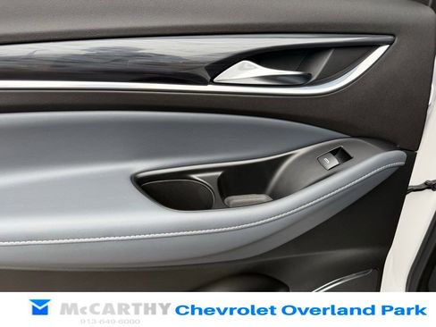 Used 2022 Buick Enclave Premium image 32