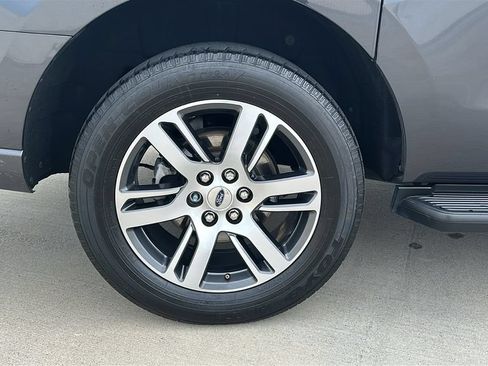 Used 2024 Ford Expedition Max Limited RWD image 17