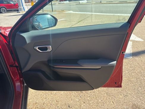 New 2025 Kia K4 LXS image 16