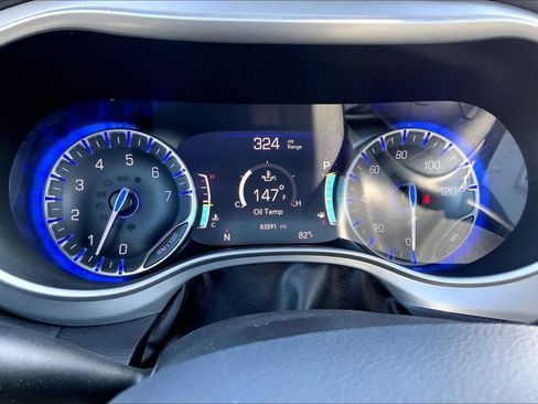 Used 2020 Chrysler Pacifica Touring-L Plus FWD image 20