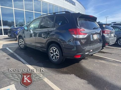 Used 2019 Subaru Forester Premium w/ All-Weather Package image 4