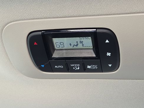 Used 2026 Honda Odyssey Elite image 12