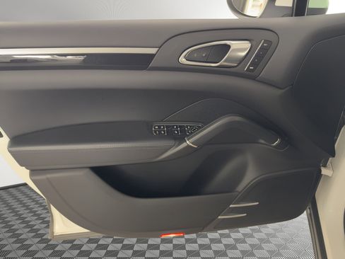 Used 2012 Porsche Cayenne AWD/4WD image 14