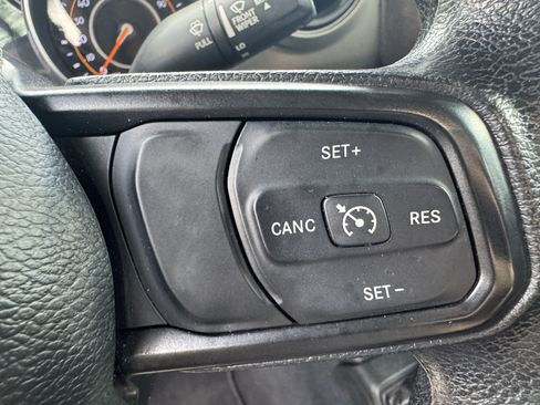 Used 2023 Jeep Wrangler Unlimited Sport AWD/4WD image 31
