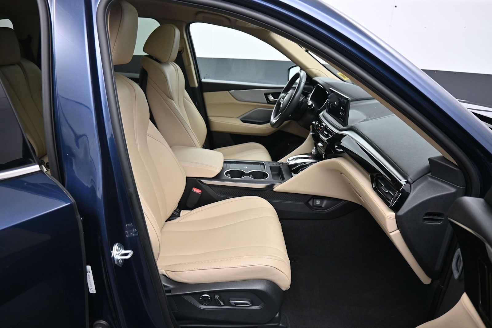 Certified 2025 Acura MDX SH-AWD image 28