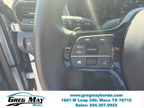 Used 2025 Honda Pilot Touring image 17