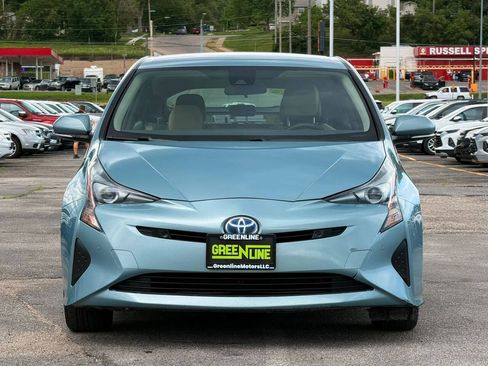 Used 2018 Toyota Prius Two w/ Prius Two Safety Plus Package FWD image 3