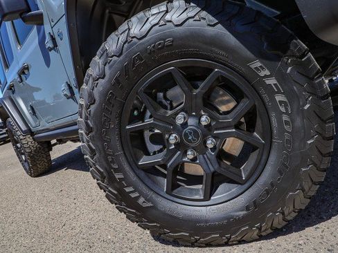 Used 2024 Jeep Wrangler Unlimited AWD/4WD image 2