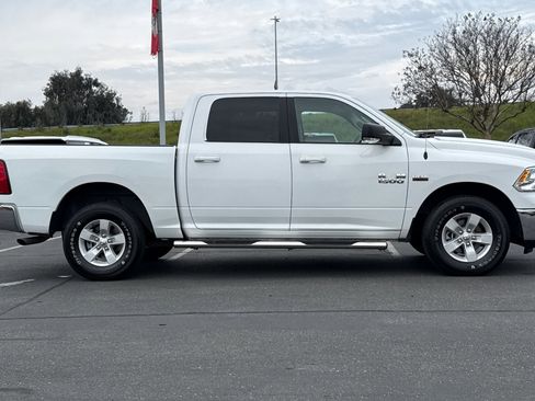 Used 2019 RAM 1500 Classic SLT w/ Luxury Group image 3