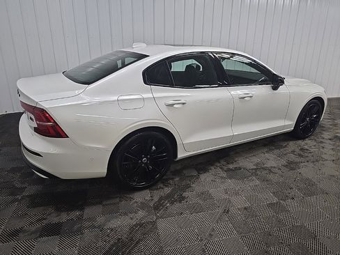 Used 2024 Volvo S60 B5 Plus w/ Climate Package image 3