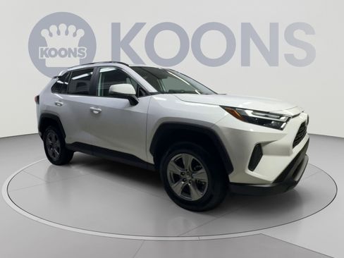 Used 2025 Toyota RAV4 LE AWD/4WD image 2