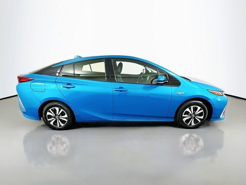 Used 2019 Toyota Prius Prime Advanced image 4