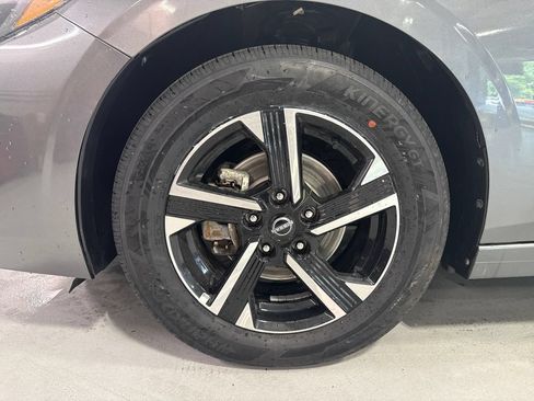 Used 2025 Nissan Sentra SV FWD image 39
