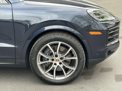 New 2026 Porsche Cayenne Coupe AWD/4WD image 9