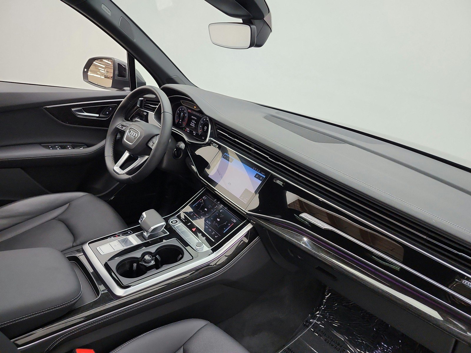 Used 2025 Audi Q7 3.0T Premium Plus w/ Premium Plus Package AWD/4WD image 19