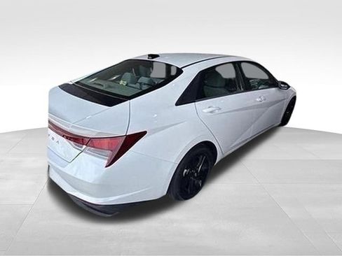 Used 2023 Hyundai Elantra SEL FWD image 3