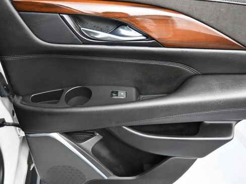 Used 2020 Cadillac Escalade Premium Luxury image 46