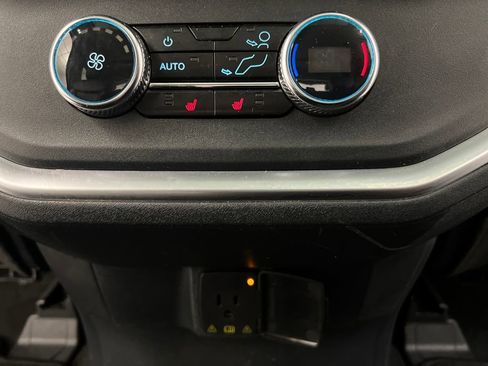 Used 2025 Ford Expedition Platinum image 25