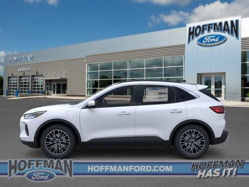 New 2025 Ford Escape SE w/ Class II Trailer Tow Package image 5