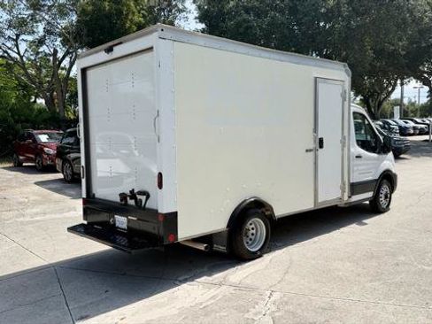 Used 2022 Ford Transit 350 DRW RWD image 8