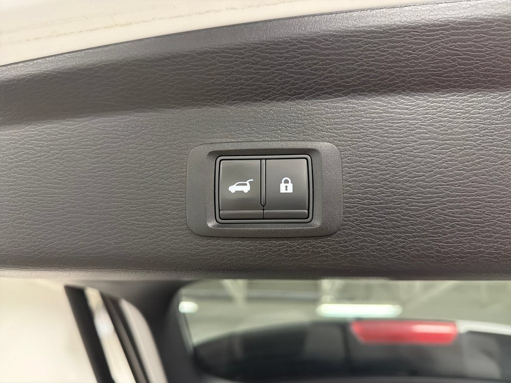 Used 2022 Mitsubishi Outlander SEL AWD/4WD image 18