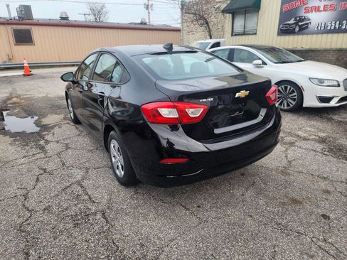 Used 2017 Chevrolet Cruze LS image 5