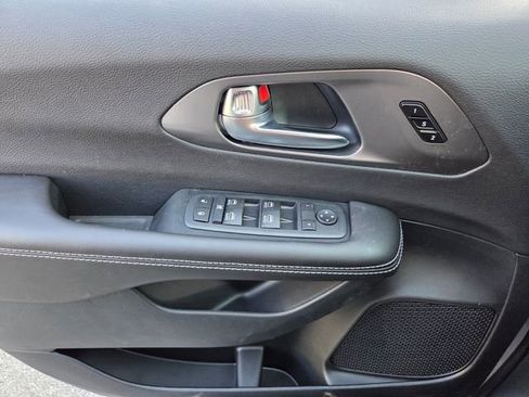 New 2026 Chrysler Pacifica Select image 27