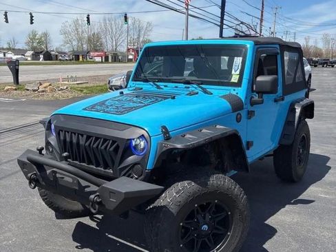 Used 2017 Jeep Wrangler Sport AWD/4WD image 3