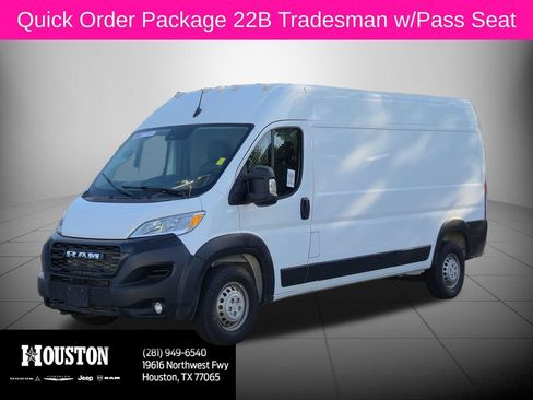 Used 2024 RAM ProMaster 2500 w/ Convenience Group FWD image 9