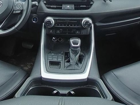 Used 2019 Toyota RAV4 XLE Premium w/ Cold Weather Package AWD/4WD image 22