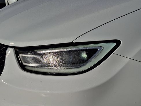 Used 2023 Chrysler Pacifica Touring-L FWD image 10
