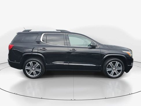 Used 2017 GMC Acadia Denali w/ Technology Package image 2