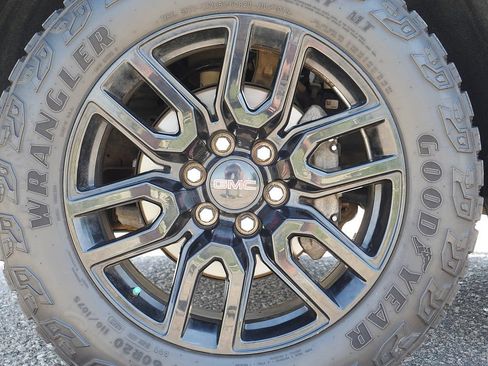 Used 2021 GMC Sierra 1500 Elevation w/ X31 Off-Road Package AWD/4WD image 63