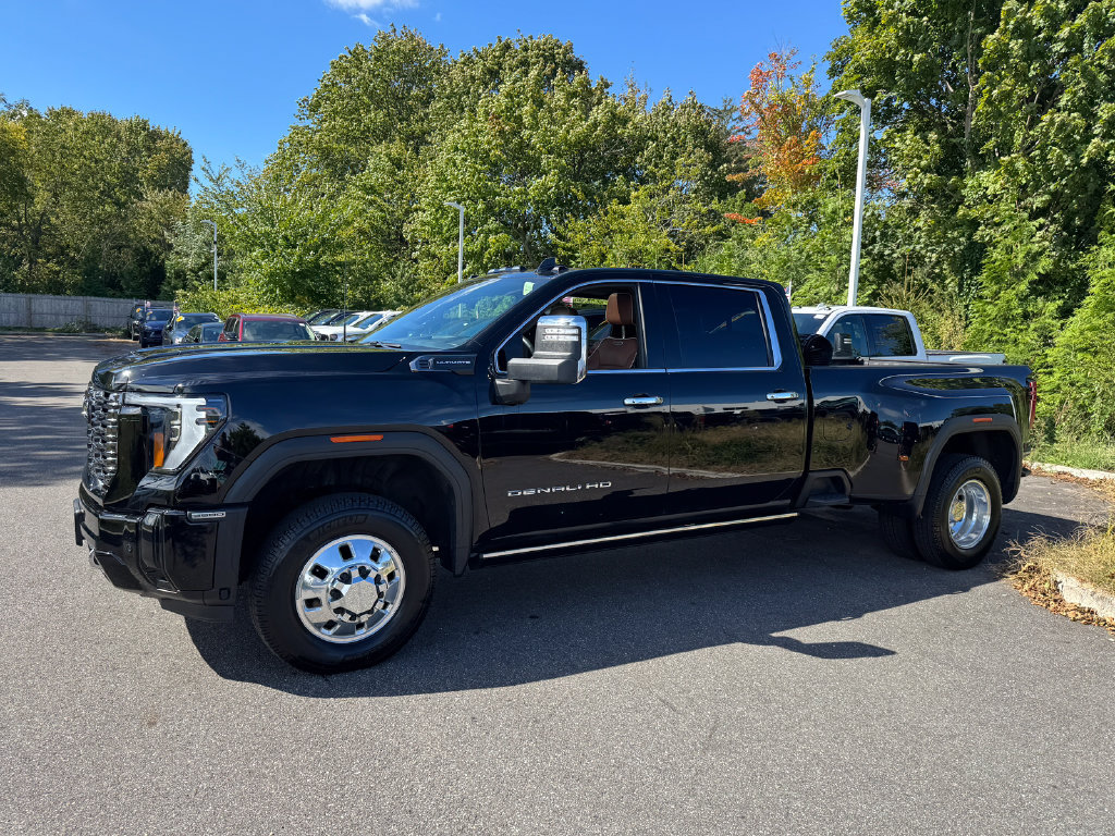 Used 2025 GMC Sierra 3500 Denali Ultimate AWD/4WD image 6