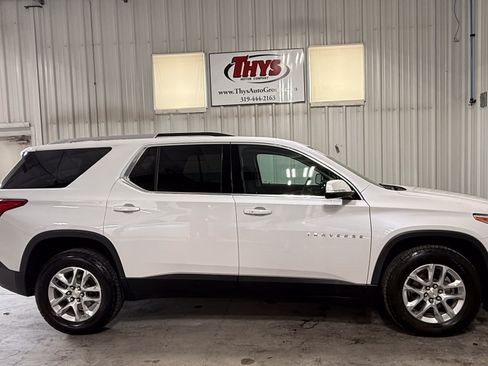 Used 2018 Chevrolet Traverse LT AWD/4WD image 2