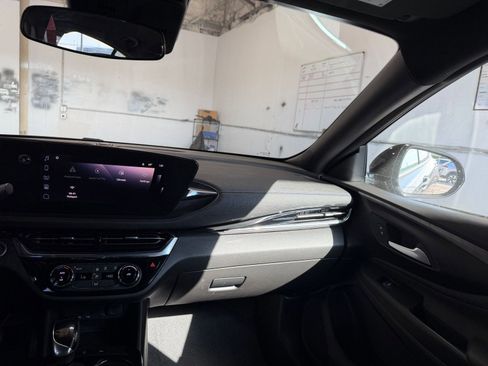 Used 2025 Buick Envista Sport Touring image 33